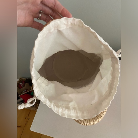 Straw bag/purse with drawstring interior - Picture 2 of 4